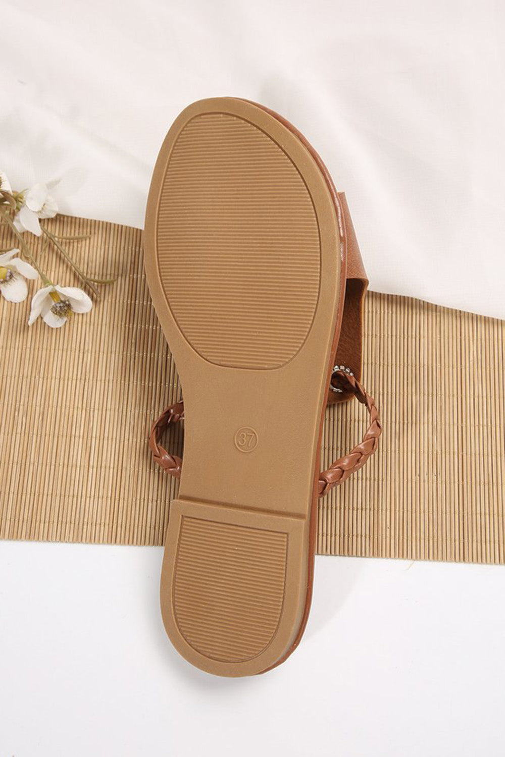 Daily Woven Strap Cut Out Round Toe Solid Color Slippers